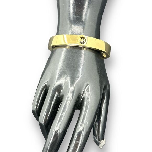Michael Kors FULTON GOLD TONE HINGE Bangle Bracelet - Picture 3 of 11